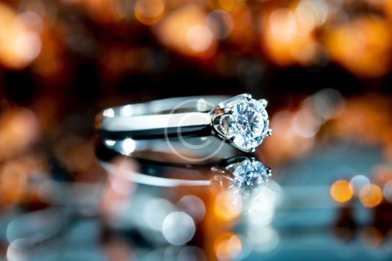 How to choose jewelry to match your hairstyle