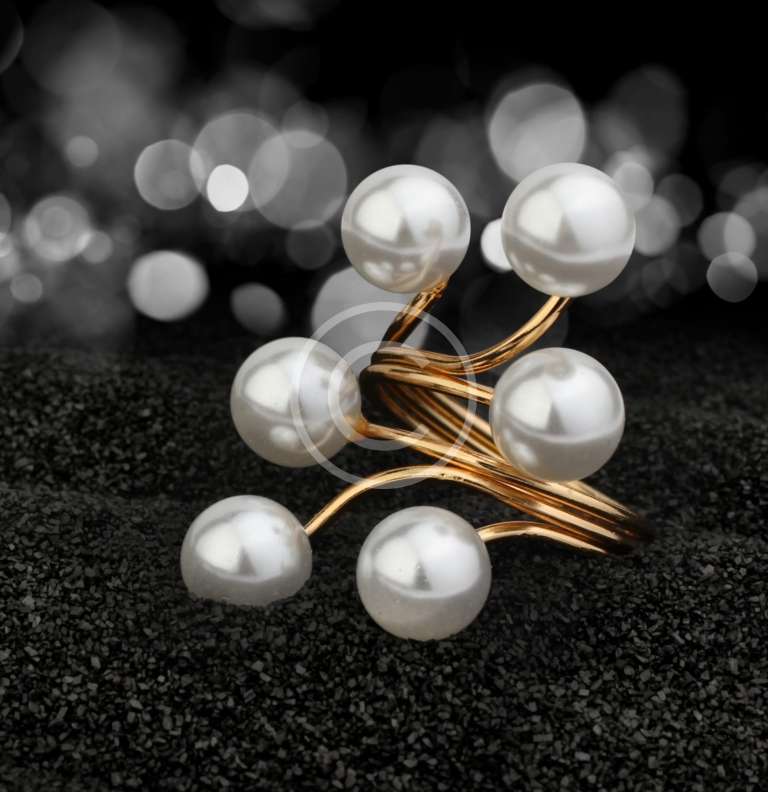 Classic precious stones and the history of jewelry